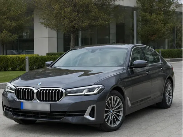 2022 BMW 5 Series hybrid