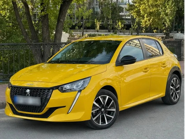 2023 Nissan Leaf — electric hatchback